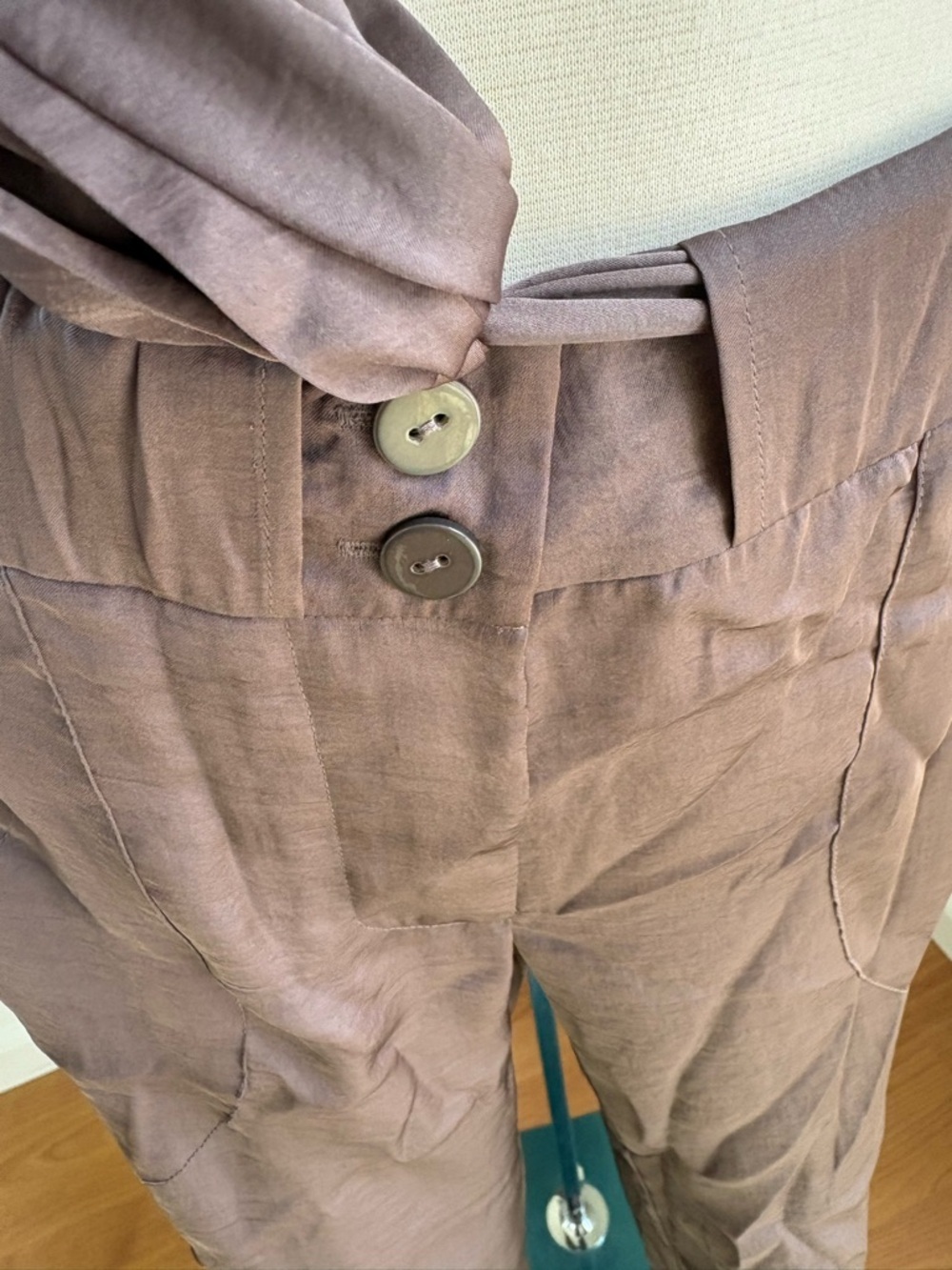 Relaxed Silk Tie-Waist Women’s Pants in Charcoal - Picture 4 of 5